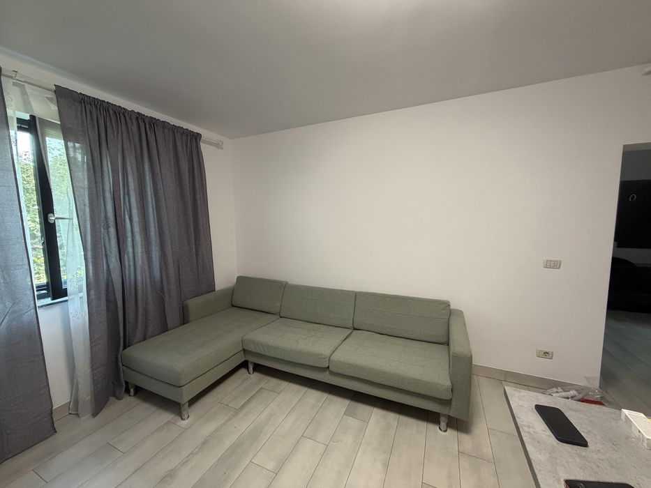 Inchiriez apartament