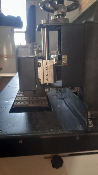 Кромкооблицовочный станок