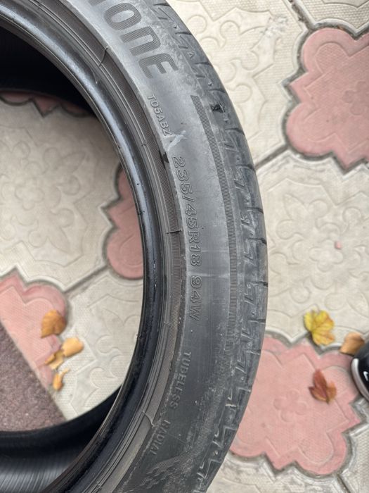 Продам летние шины размер 18