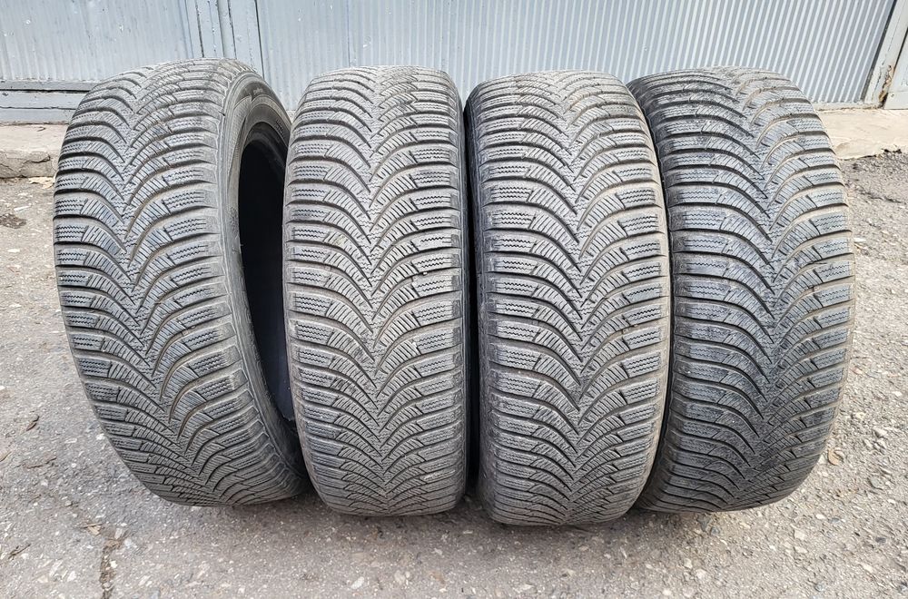4 Зимни гуми Hankook 205/55/16-180 лева