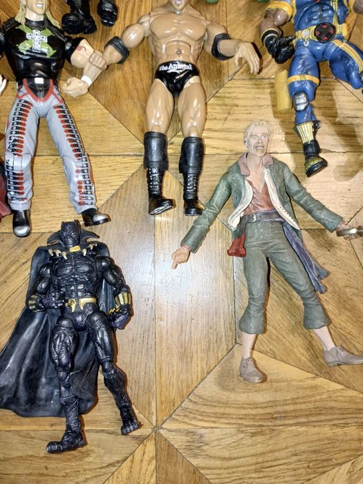 Разные коллекционные фигурки