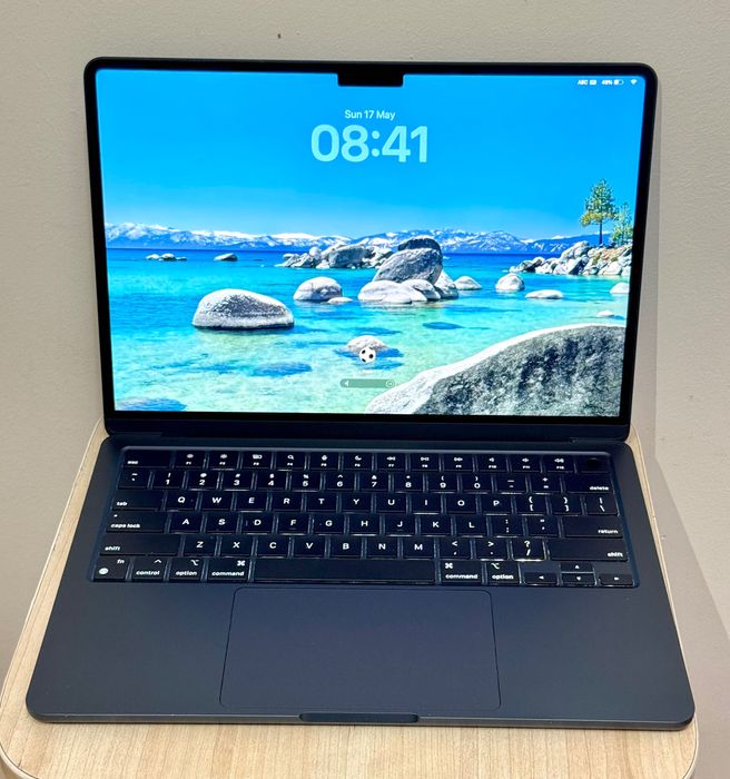 MacBook Air M2 (256gb) condition new