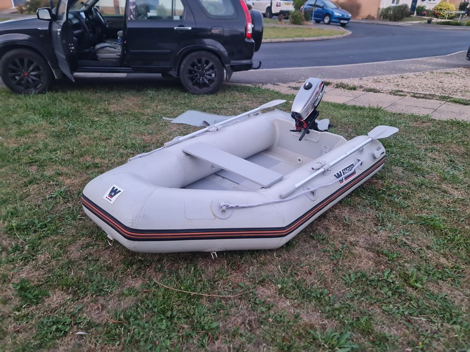 Надуваема лодка Wetline 260см с твърд под и двигател Evinrude 4к.с.