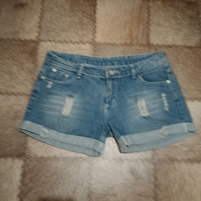 Продам женские шорты