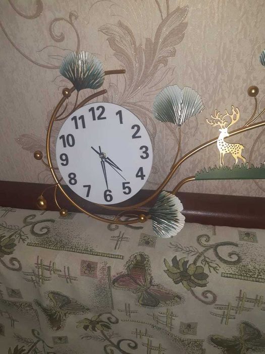 Часы новый в коробке