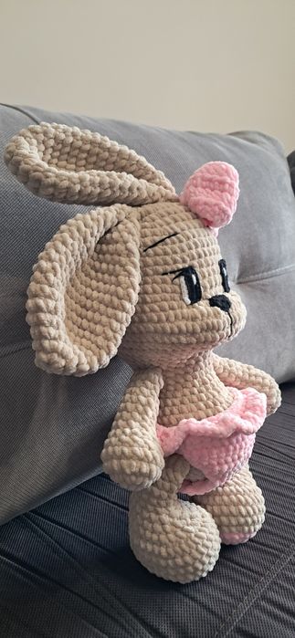 Плетена играчка зайче