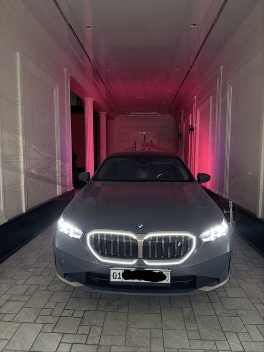 Продаю BMW i5 eDrive35L в идеальном состоянии, техпаспорт 2024 года.