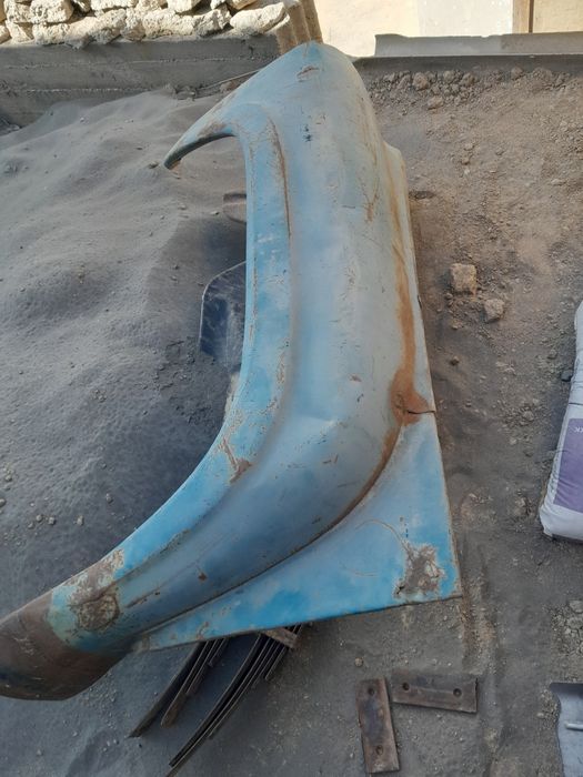 Zil 130 krilo chap va ung tomonniki arzon berib yuboramiz.