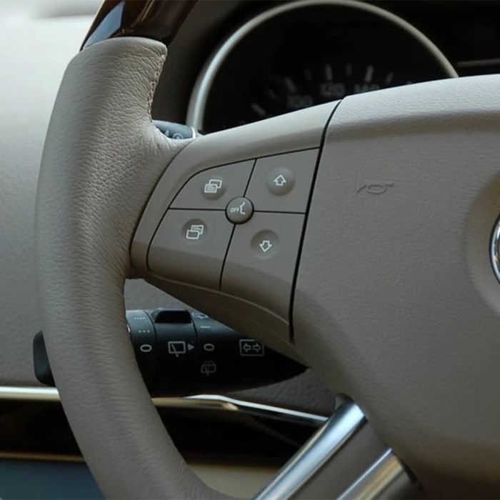 Бутон копче волан Mercedes w164 ml gl мерцедес мл гл конзола b w245