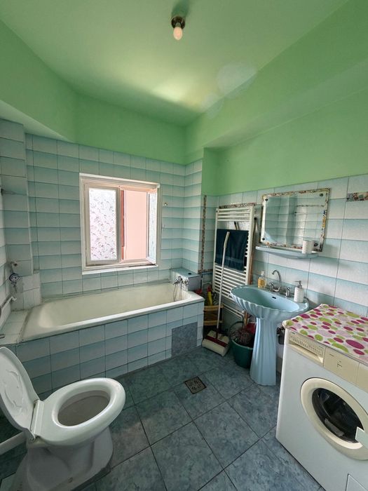 Apartament cu 3 camere de închiriat în Brașov, central, aproape de Colina Universității