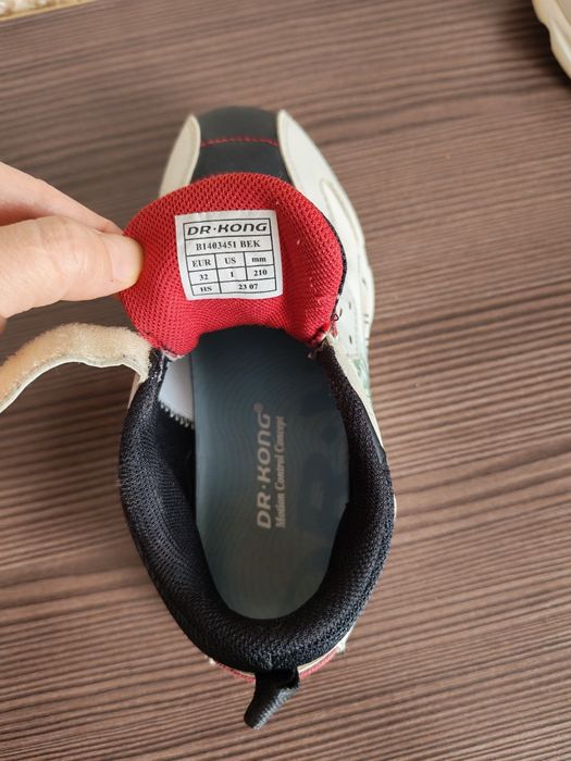 Детские кроссовки, размер 32