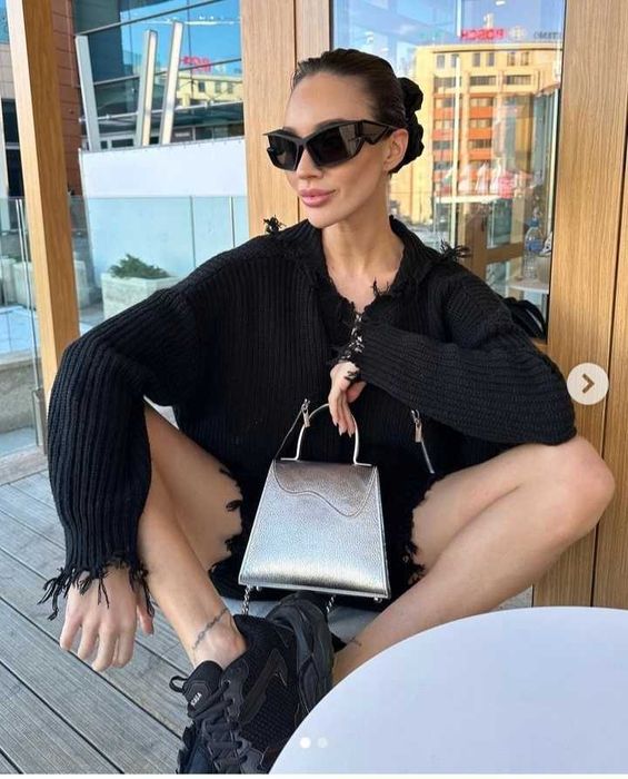 Късо пуловерче сиво