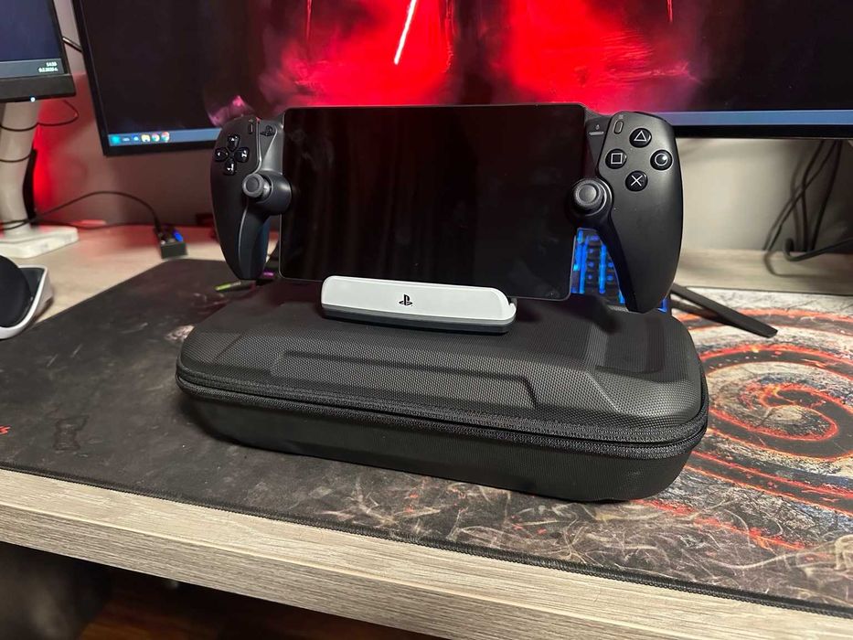 Play Station Portal в гаранция до октомври 2027г с кейс и докинг