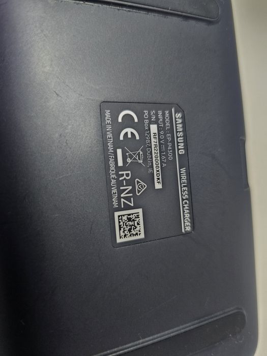 Оригинално двойно безжично зарядно Samsung Wireless Charger EP-P4300