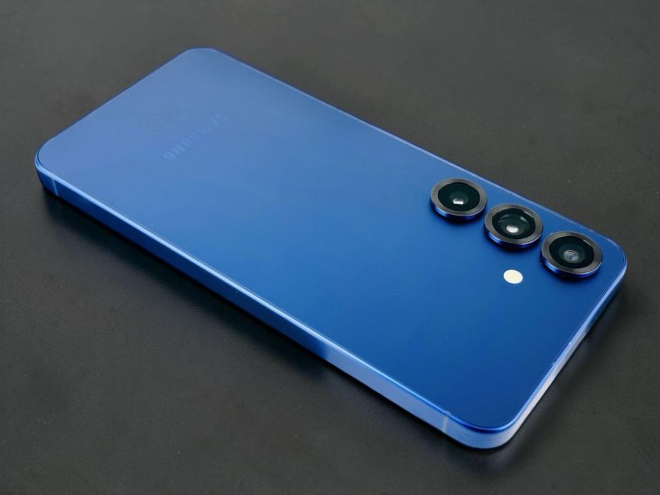 НОВ! Samsung Galaxy S25 5G 128GB 12RAM Navy 2г. Гаранция!