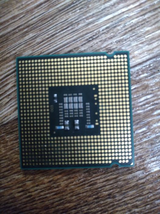 Продам процессор (pentium DUAL-CORE SLAY7 MALAY)