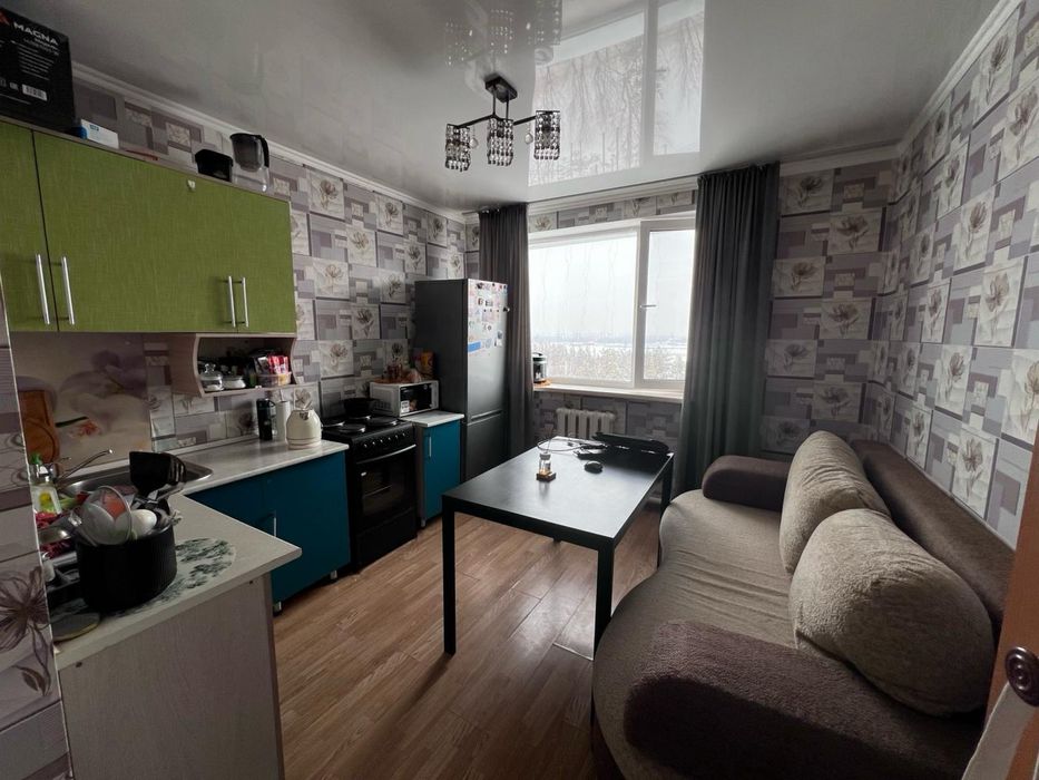 Продам 1 ком в маосемейном доме