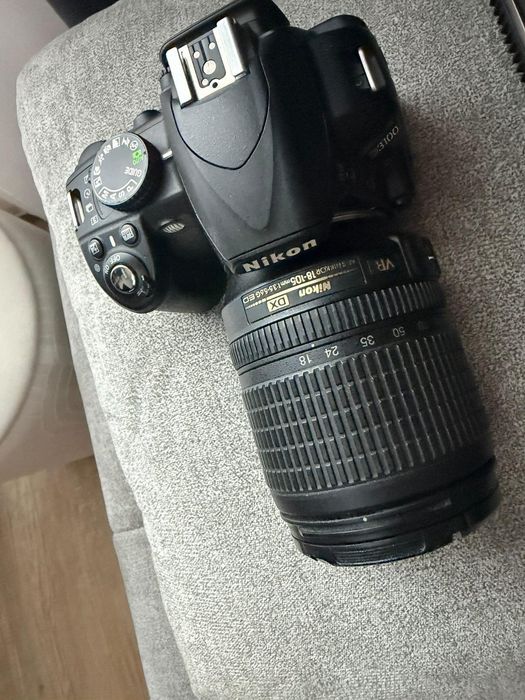 Фотоапарат Nikon D3100 с обектив
