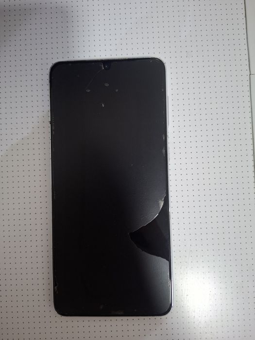 Продам телефон Самсунг S21+