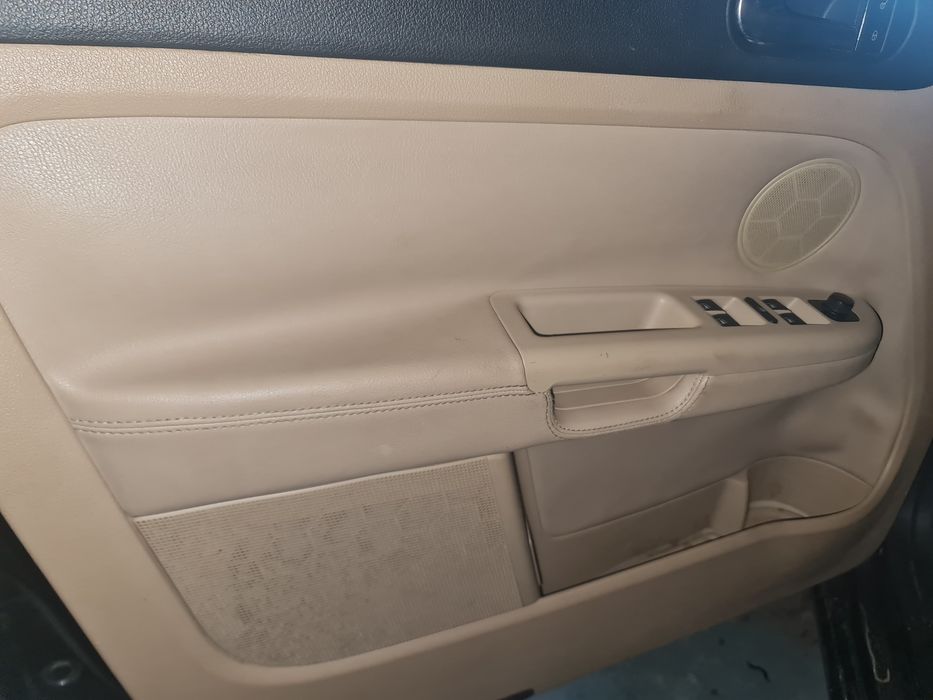 Dezmembrez  Golf Plus 1.9 Diesel BLS,,2008