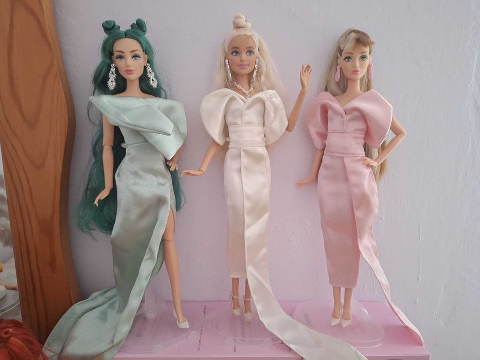 Дрехи и аксесоари за кукли Барби