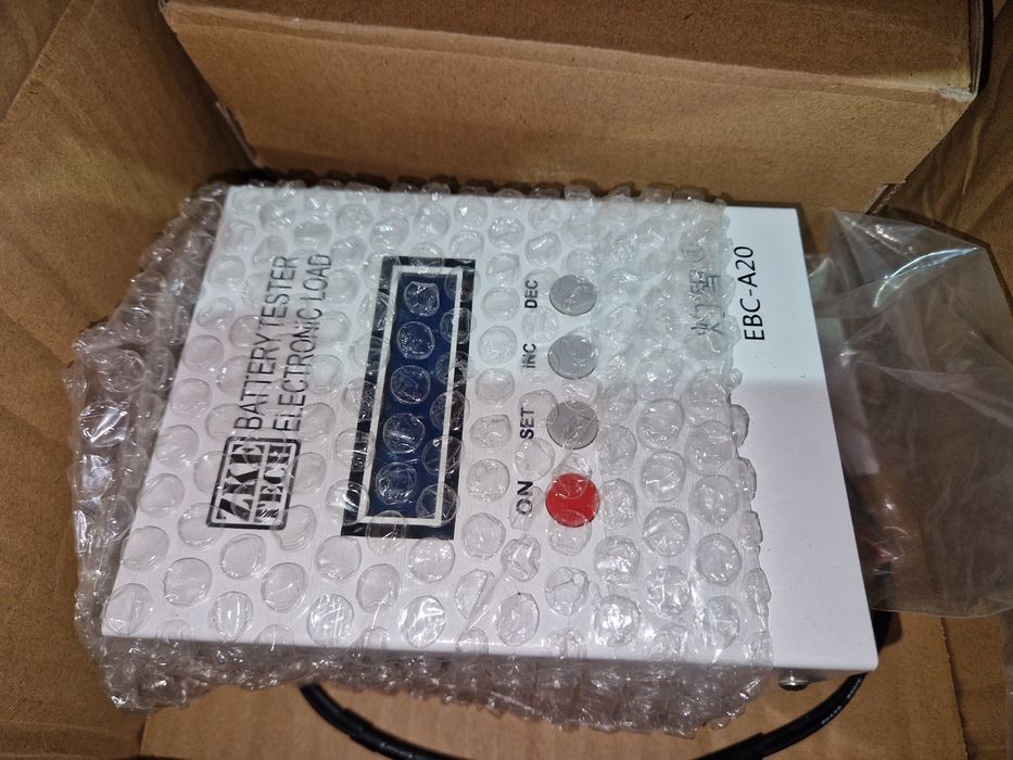 Incarcator cu echilibrat baterii