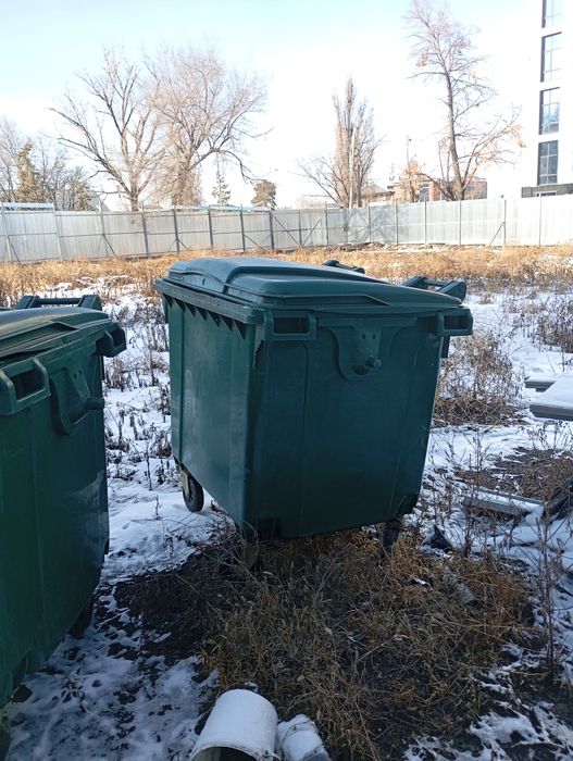 Мусорные баки Б/у В хорошем состоянии