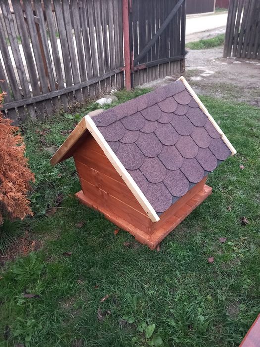 Coteț CĂSUȚĂ  pentru câini de talie mică.