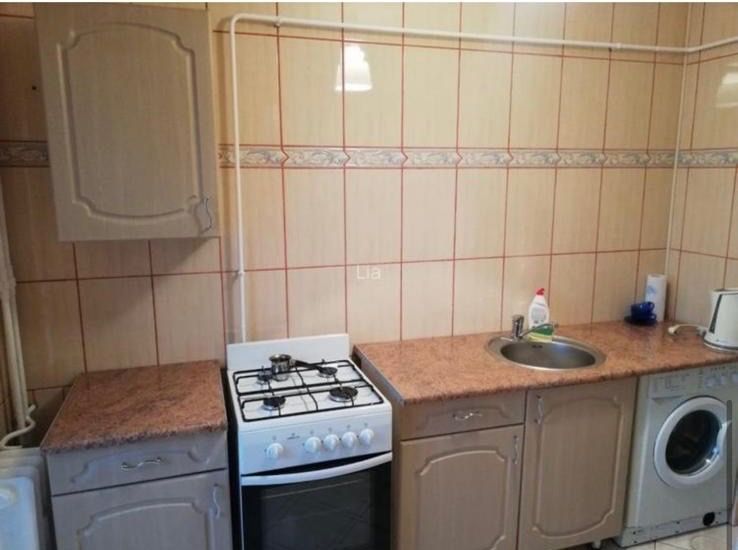 Central, garsoniera decomandată