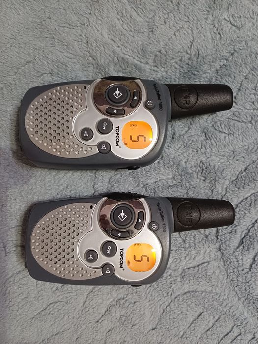 2 statii emisi receptie Walkie Talkie