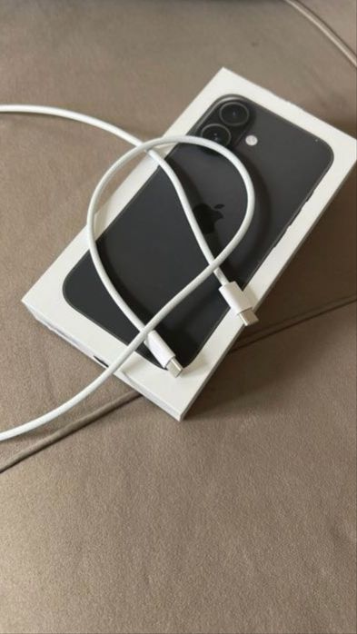iPhone 16 с гарантей