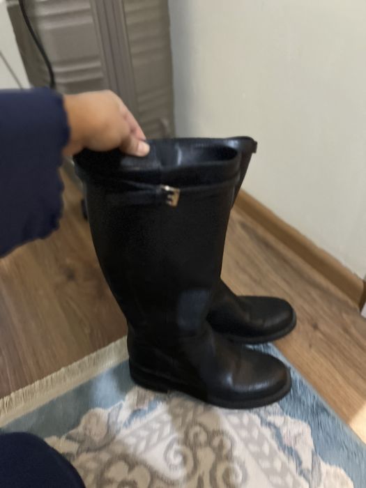 Продам кожаные сапоги