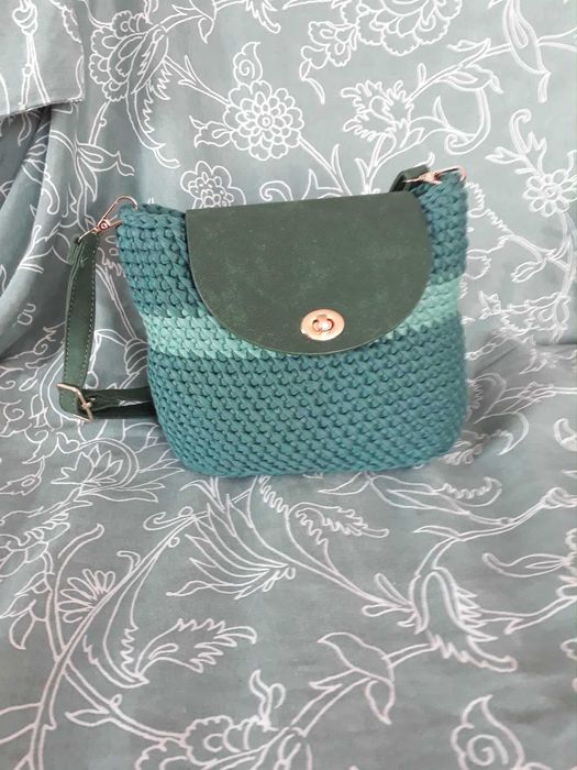 Дамска чанта маслено-зелена