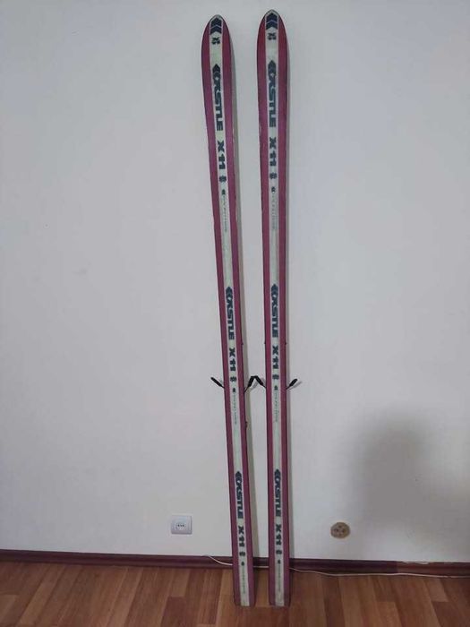 Schiuri/Skiuri Kastle X11 2000mm cu legaturi Tyrolia