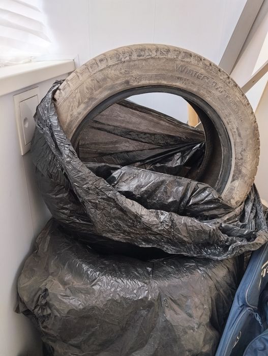 Продам резину шипованую  Kumho  Корея