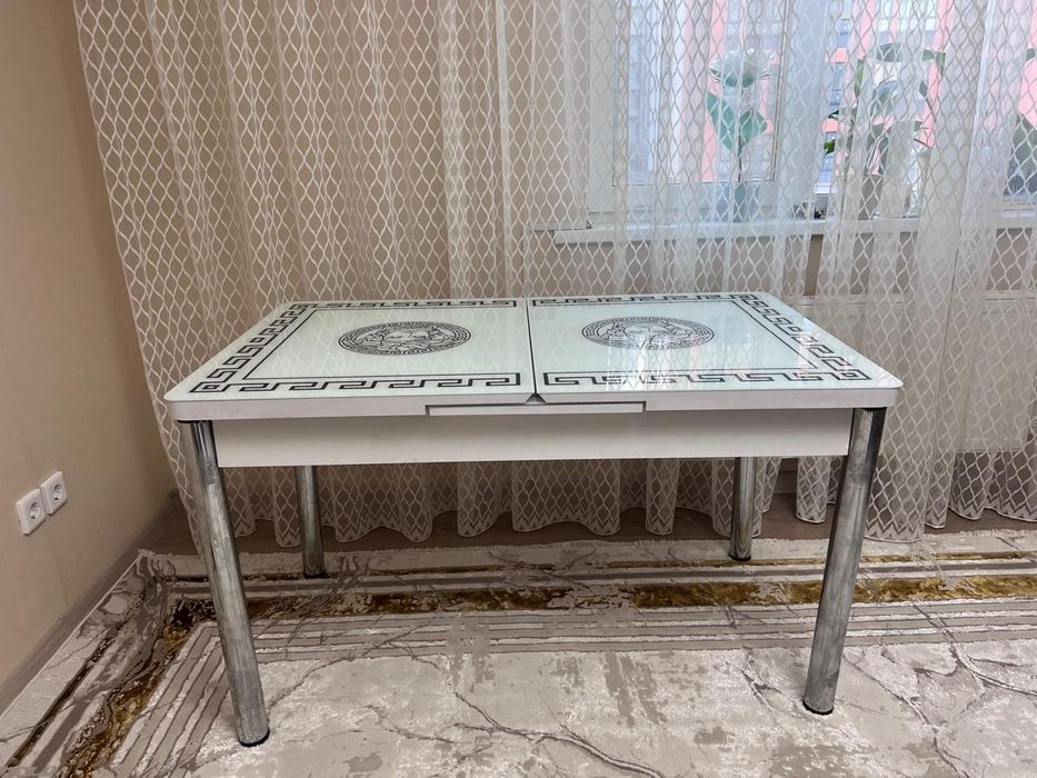 Стол продам versace стекло
