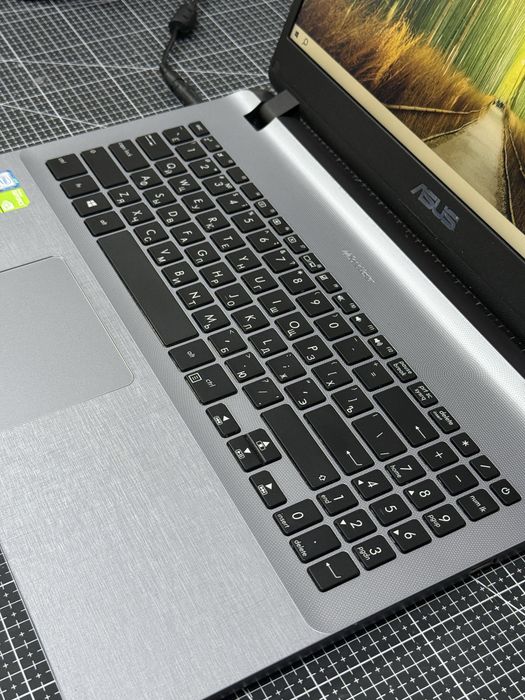 Ноутбук Asus в продаже