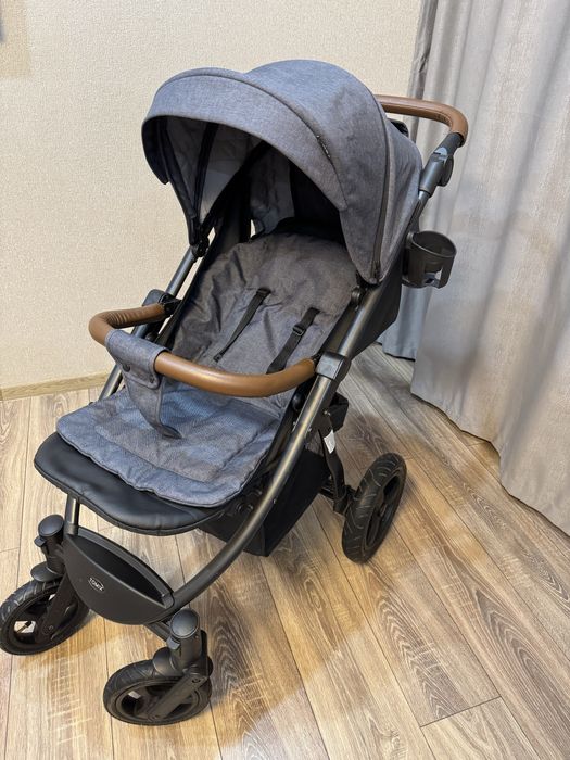 Продам коляску.