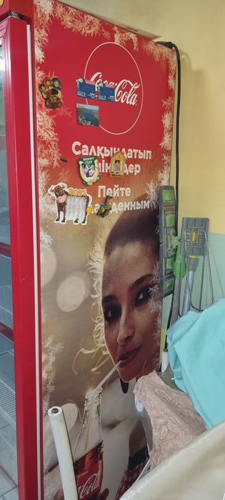 Холодильник для магазина и кафе