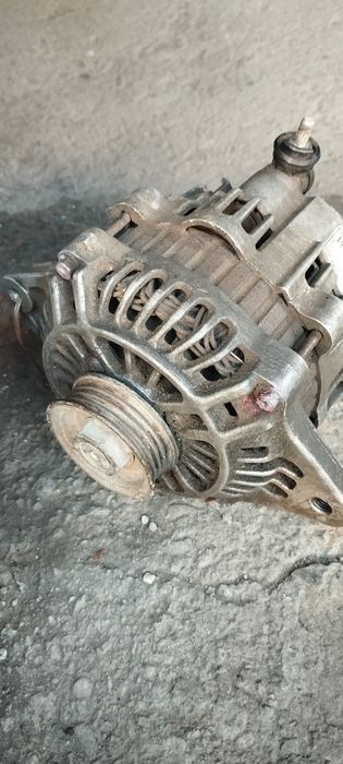 Продам запчасти на Мазду 323