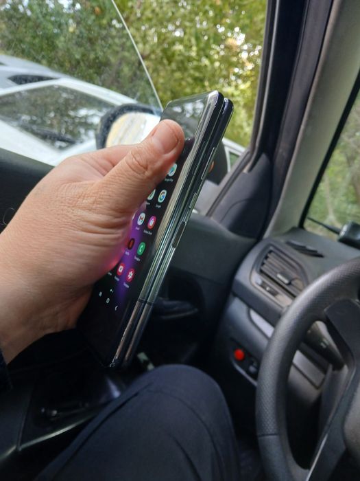 Продам Samsung Fold 5G