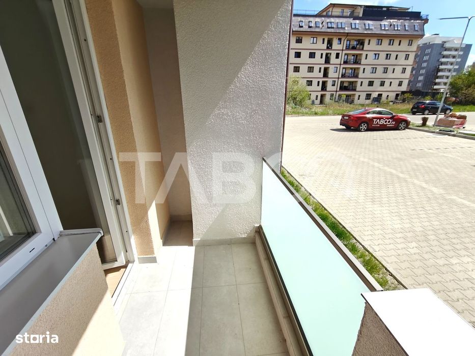 Apartament 3 camere decomandat - 2 bai - balcon - parcare - intabulat