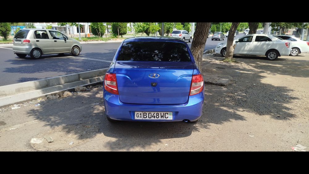 Lada Granta avto