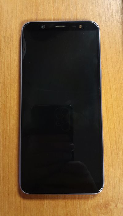 Продам Samsung J8