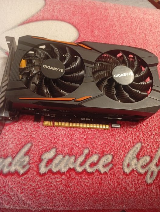 Продам видео карту  от гигабай GTX  1050  2  Гб в отличном состоянии