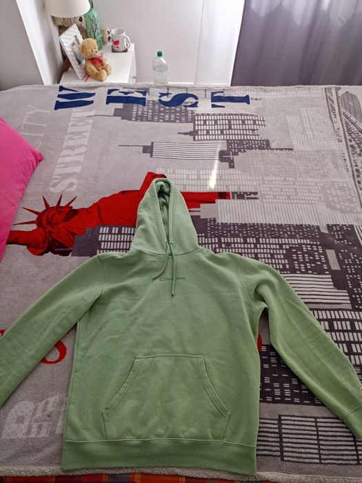 Vând hanorac Champion,in stare perfectă,,mărimea M, original, calitate