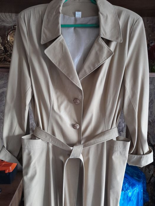 Продам женский плащ б/у.