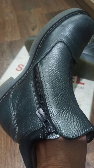 Продам ботинки осенние для девочки