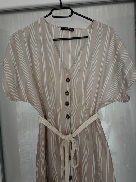 Rochie reserved, marimea xs