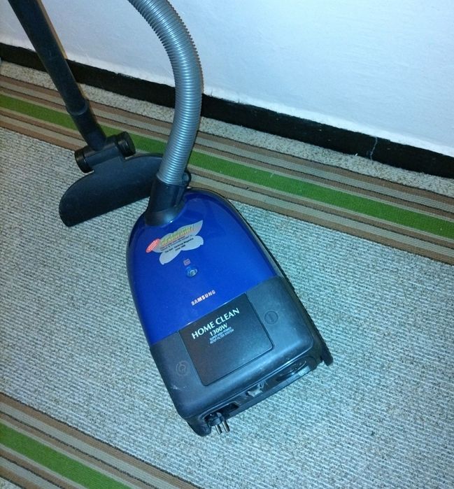 Прахосмукачка, кафе машина, руска парна ютия.